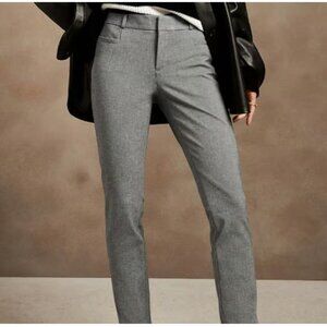 Banana Republic Modern Sloan Pants Grey Size 8 NWT
Washable Bi-stretch